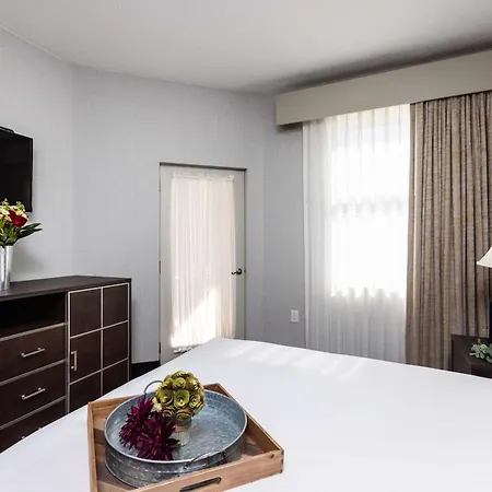 Inn At The Colonnade Baltimore - A Doubletree By Hilton Hotel Exterior photo